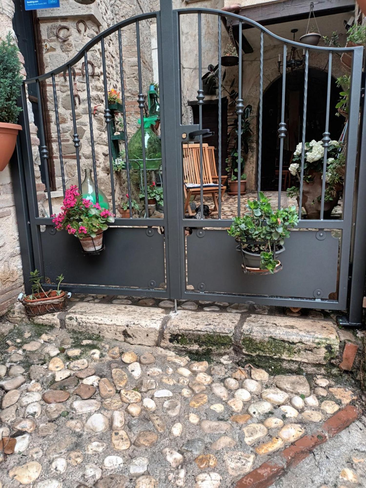 Al Cantinone Toffia Exteriér fotografie