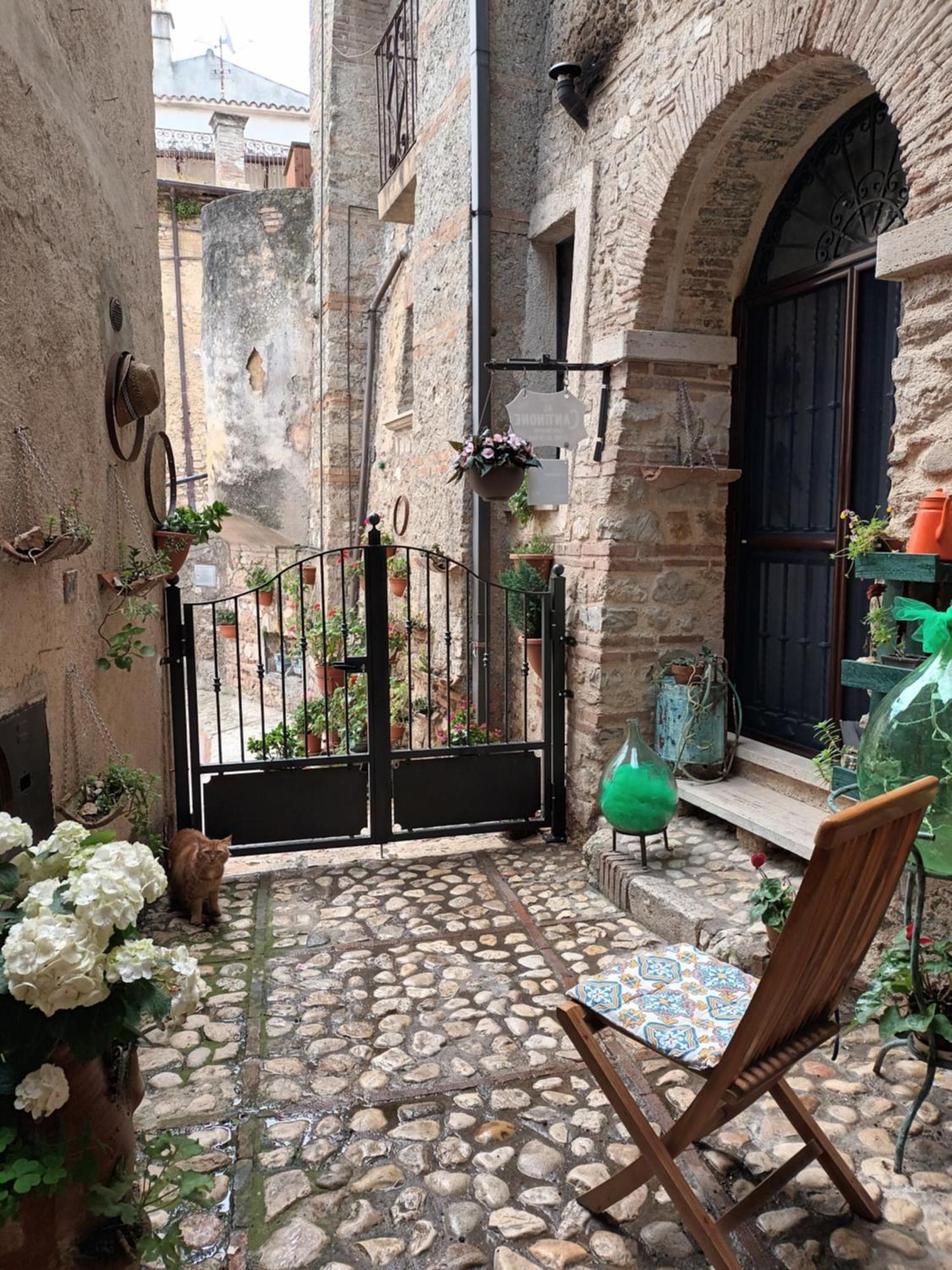 Al Cantinone Toffia Exteriér fotografie